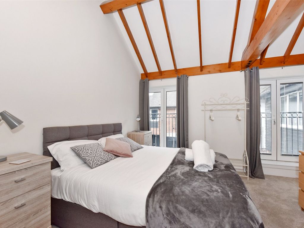 2 bed flat to rent in Beech House, 27 Little Marlow Road, Marlow, Buckinghamshire SL7, £3,792 pcm