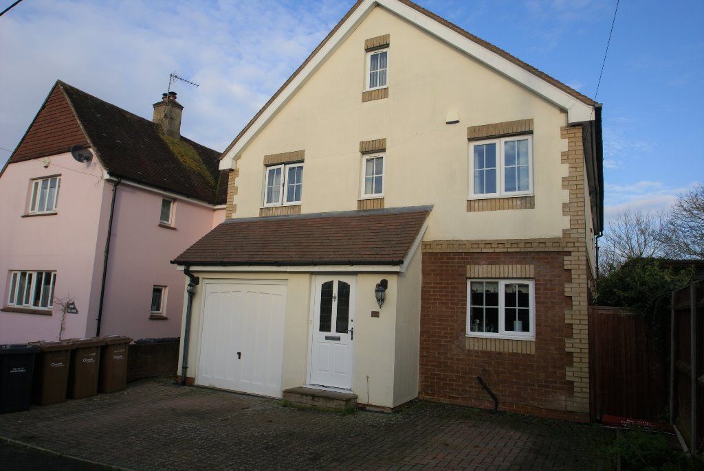 Room to rent in Anton Road, Andover SP10, £700 pcm