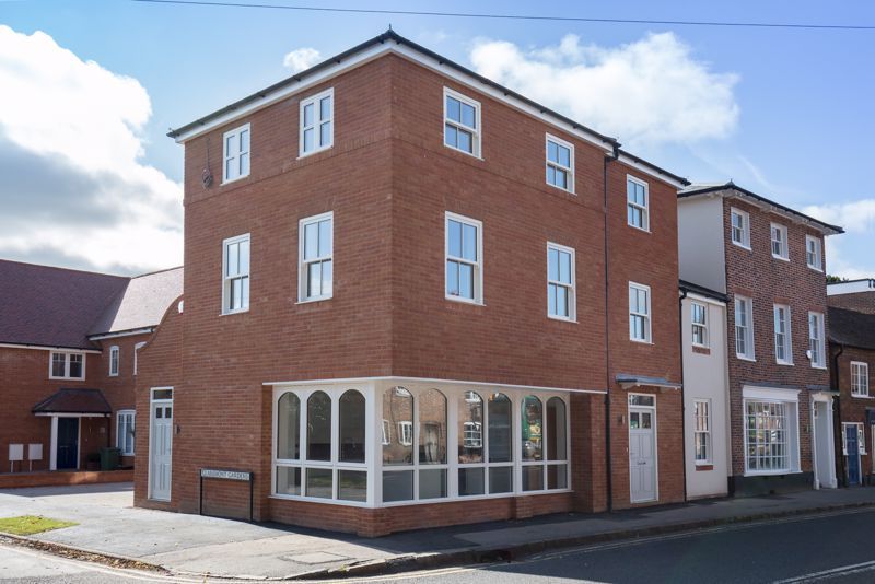 4 bed end terrace house for sale in Chapel Street, Marlow SL7, £899,950