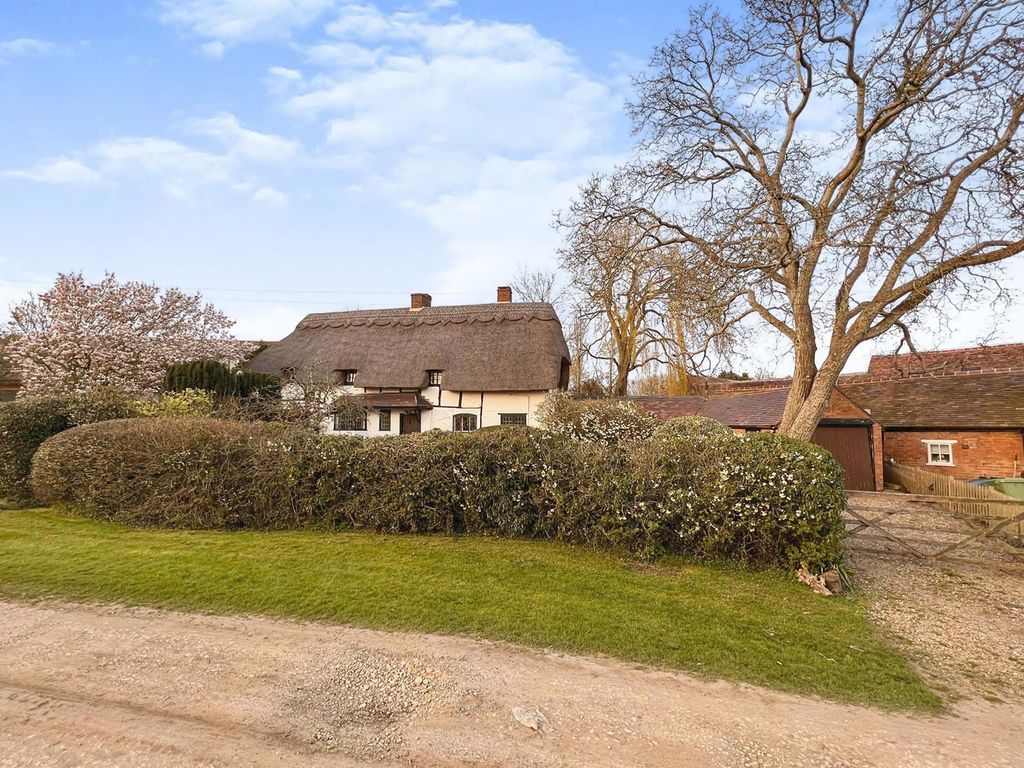 4 bed detached house for sale in Thatched Cottage, Luddington, Stratford-Upon-Avon CV37, £600,000