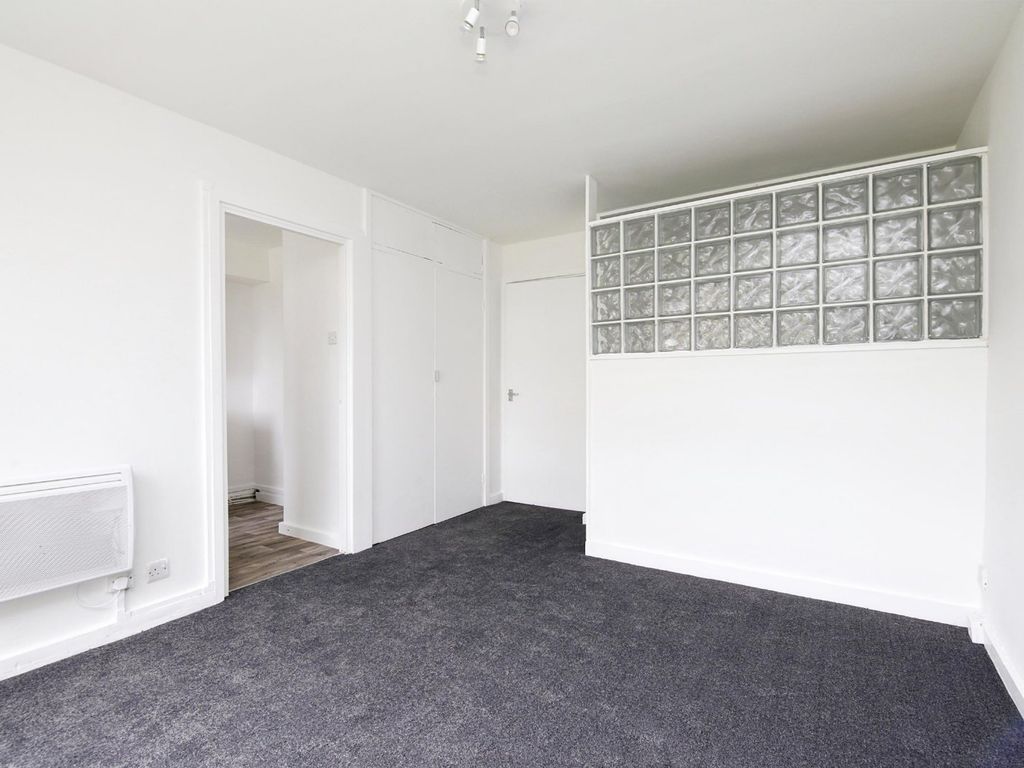 1 bed flat to rent in General Bucher Court, Bishop Auckland, Durham DL14, £375 pcm