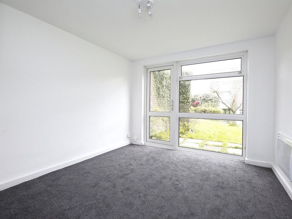 1 bed flat to rent in General Bucher Court, Bishop Auckland, Durham DL14, £375 pcm