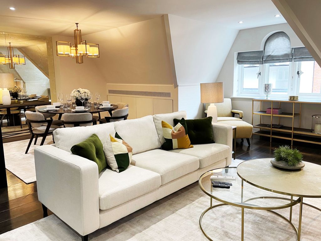 2 bed flat to rent in Duke St, Mayfair W1K, £11,917 pcm