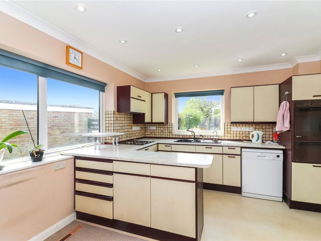 4 bed detached house for sale in Shrimpton Close, Beaconsfield, Buckinghamshire HP9, £895,000