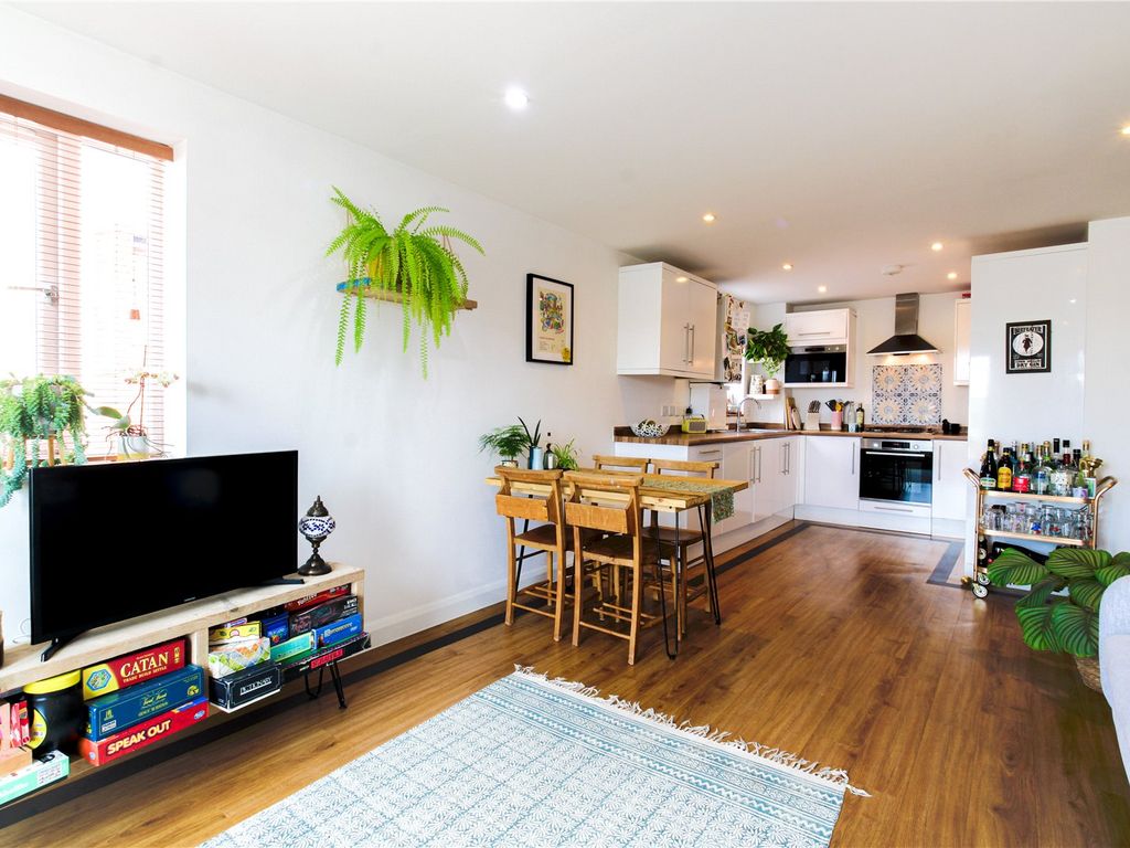 1 bed flat for sale in Wick Road, Bristol BS4, £210,000