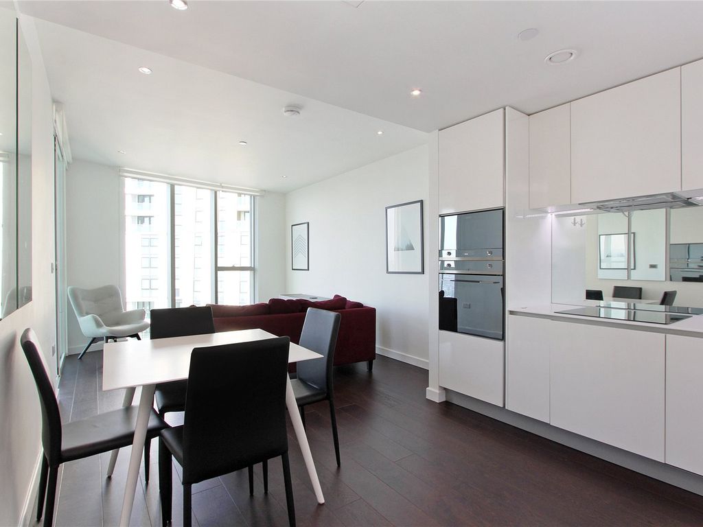 New home, 2 bed flat for sale in Sky Gardens, 155 Wandsworth Road, Nine Elms SW8, £790,000