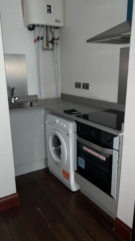 1 bed flat to rent in 3 Bedford Parl, Croydon CR0, £975 pcm