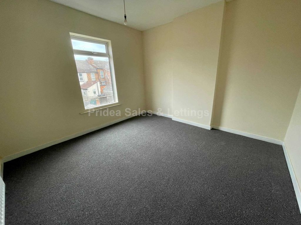 2 bed terraced house to rent in Lewis Street, Gainsborough DN21, £540 pcm