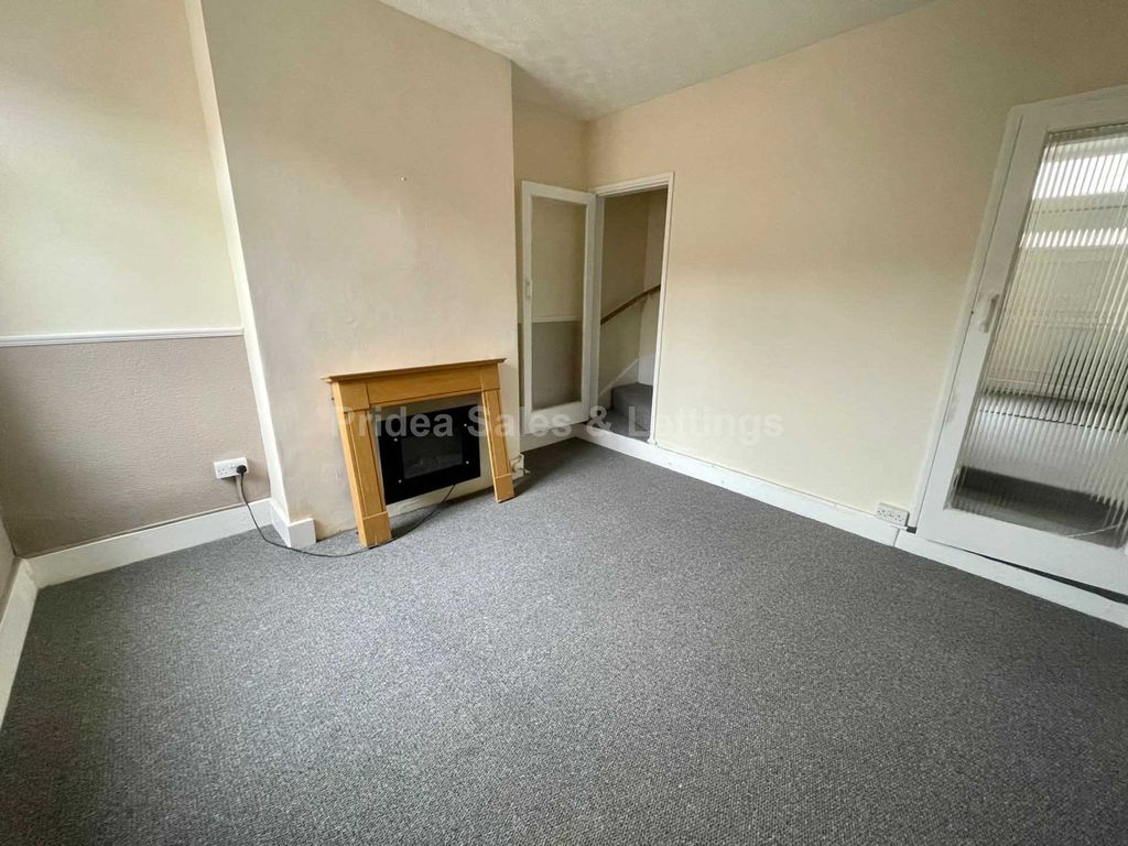 2 bed terraced house to rent in Lewis Street, Gainsborough DN21, £540 pcm