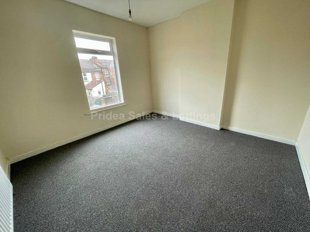 2 bed terraced house to rent in Lewis Street, Gainsborough DN21, £540 pcm