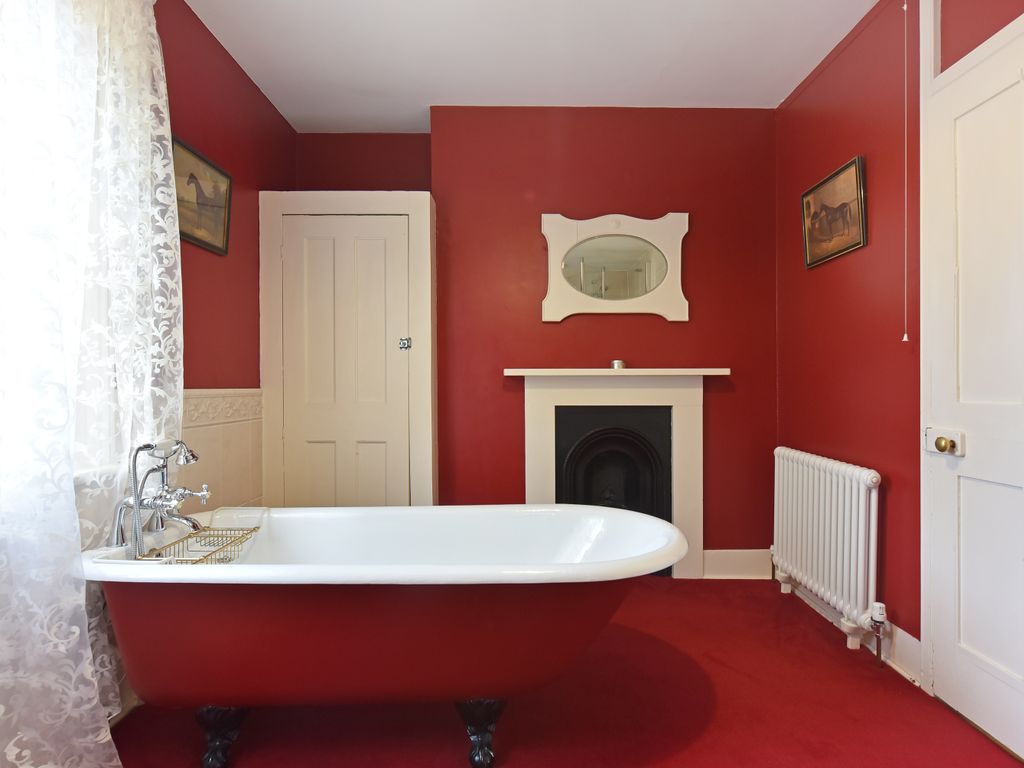 7 bed detached house to rent in Bells Yew Green, Tunbridge Wells TN3, £5,500 pcm