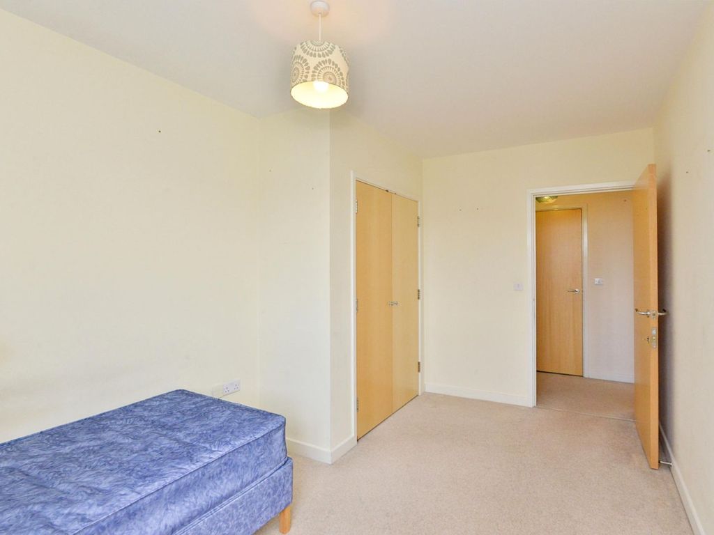 2 bed flat for sale in Sheep Way, Milton Keynes MK14, £216,000