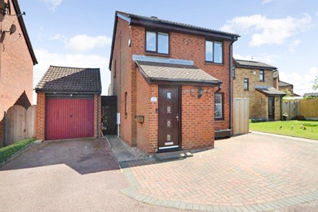 3 bed detached house for sale in Redmire Close, Luton LU4, £360,000