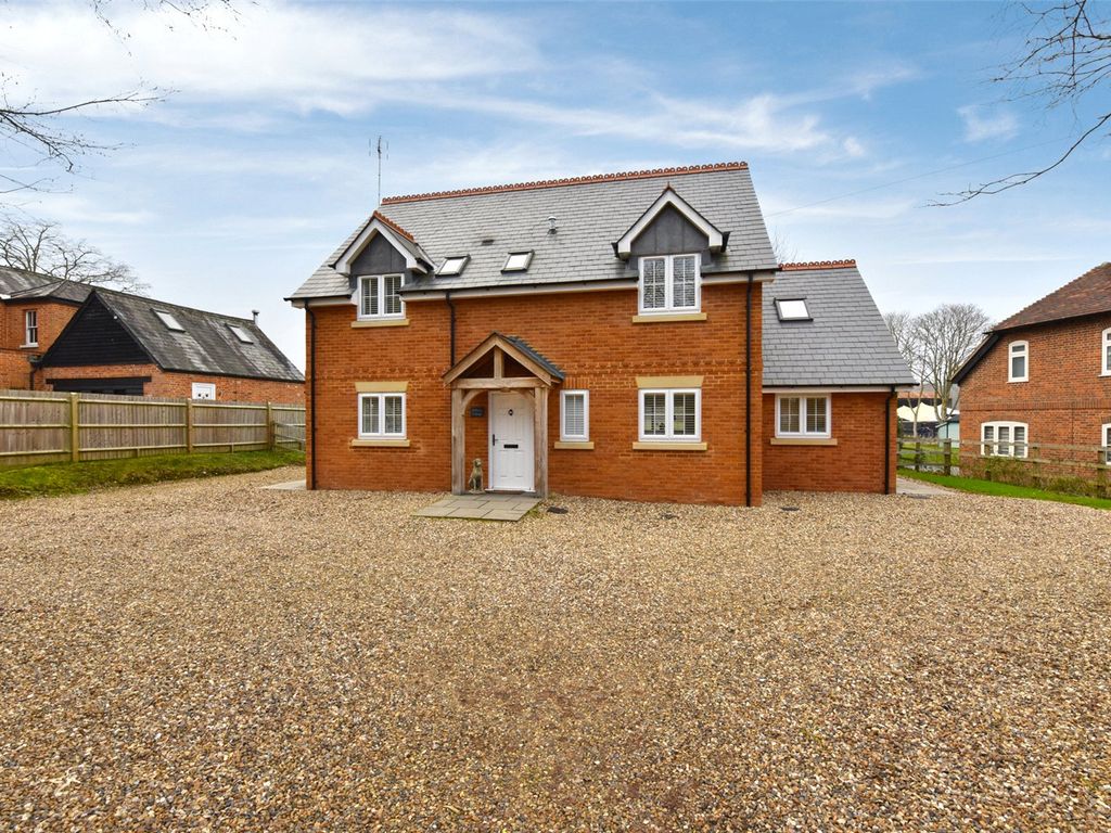 4 bed detached house to rent in Binfield Heath, Henley-On-Thames, Oxfordshire RG9, £5,633 pcm