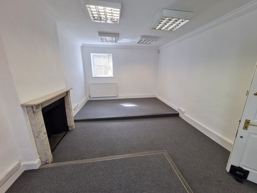 Office to let in Knockhundred Row, Midhurst GU29, Non quoting