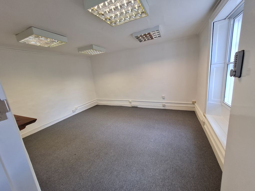 Office to let in Knockhundred Row, Midhurst GU29, Non quoting
