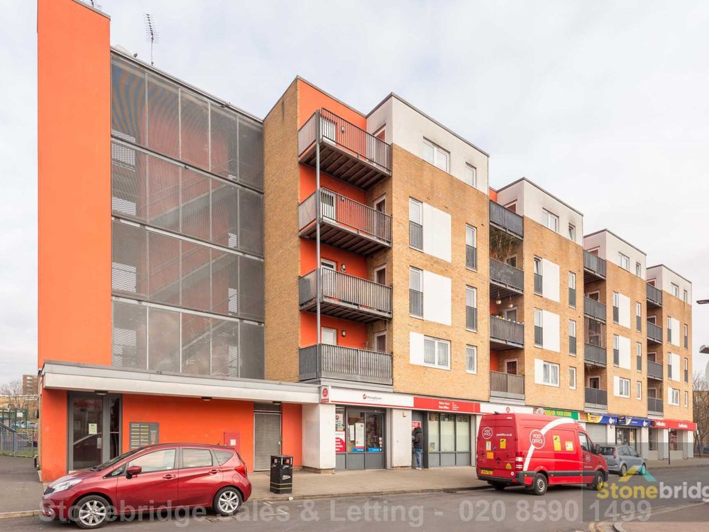 2 bed flat for sale in Jack Cornwell Street, Manor Park E12, £275,000