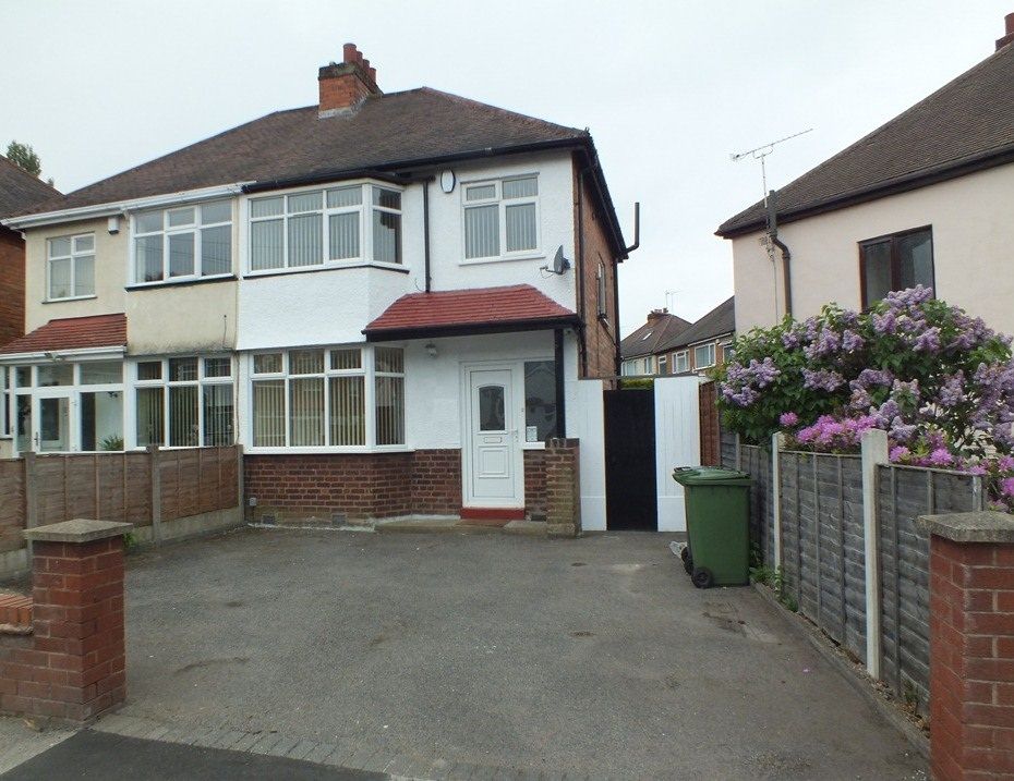 3 bed semi-detached house to rent in Summerfield Road, Solihull B92, £1,200 pcm