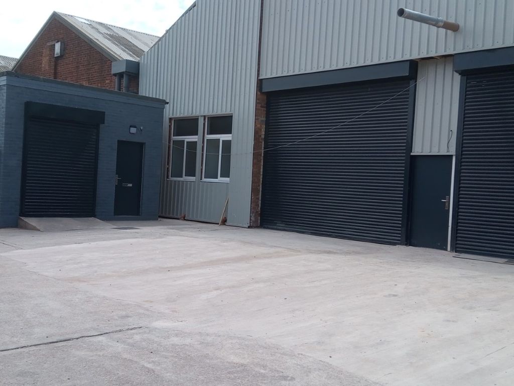 Warehouse to let in Pershore Road, Kings Norton, Birmingham B30, £44,800 pa