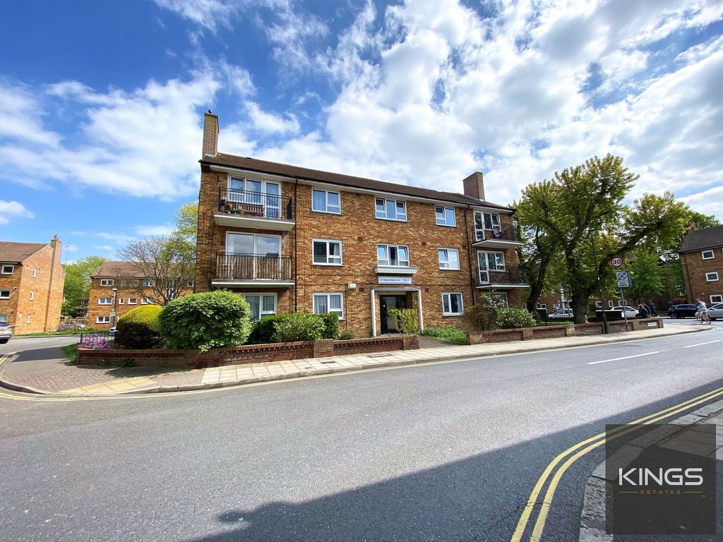 2 bed flat to rent in St. Pauls Road, Southsea PO5, £1,150 pcm