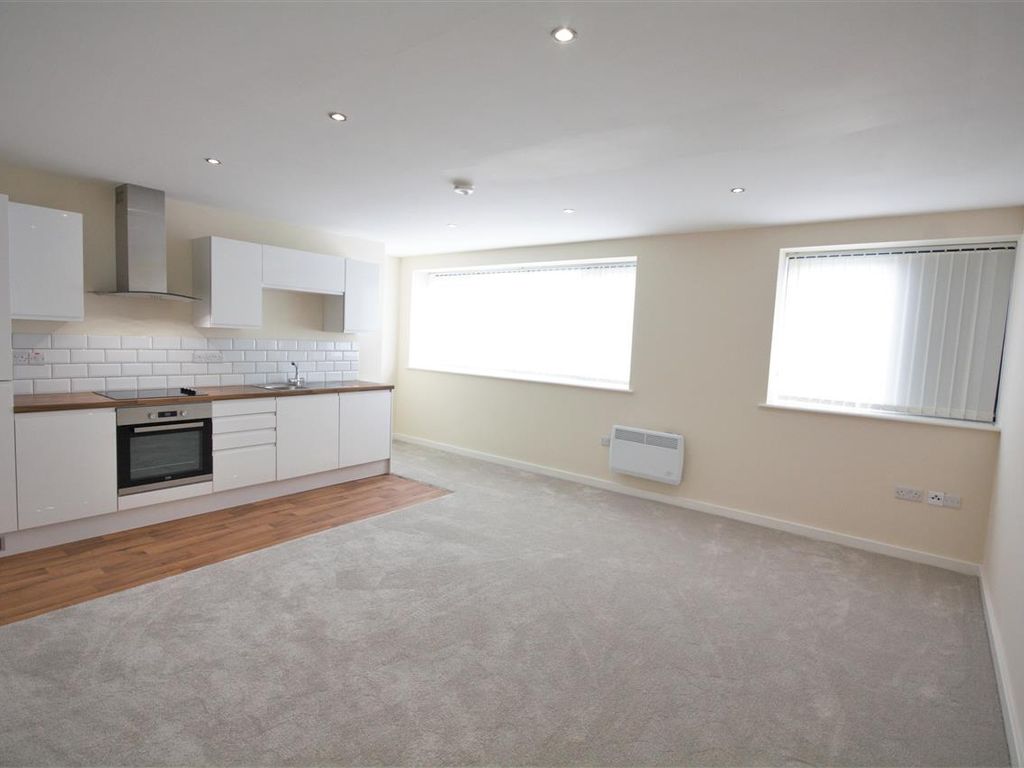 1 bed flat to rent in South Street, Ilkeston DE7, £650 pcm