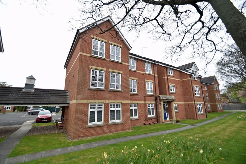 3 bed flat to rent in Haswell Gardens, North Shields NE30, £750 pcm