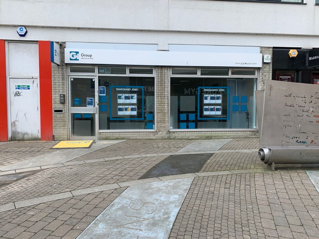 Retail premises to let in Arundel Street, Portsmouth PO1, £25,000 pa