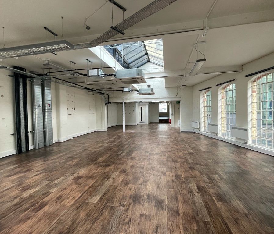 Office to let in Bramley Road, London W10, £23,016 pa