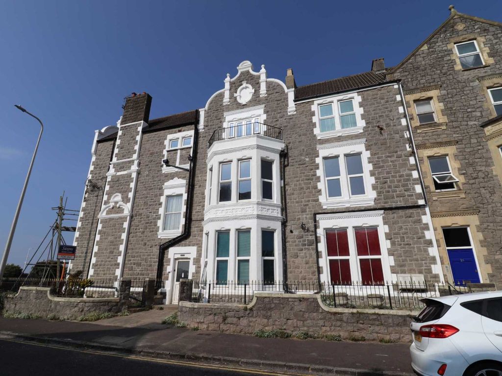 2 bed flat for sale in Beach Road, Weston-Super-Mare BS23, £230,000