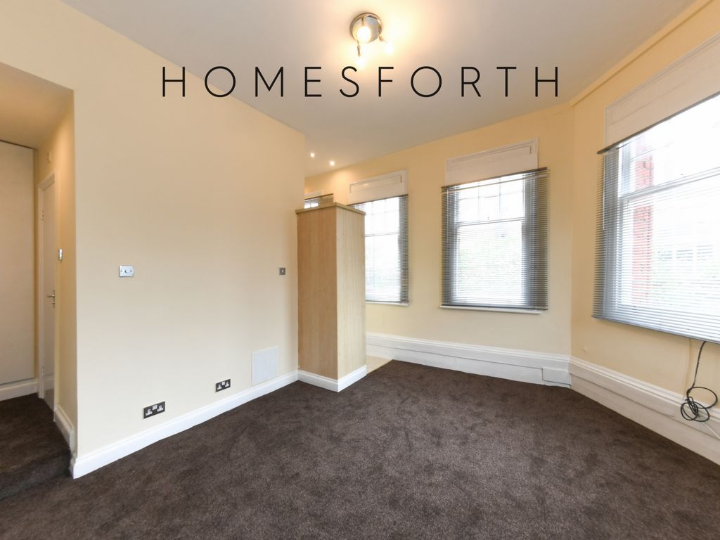 1 bed flat to rent in Holloway Road, Archway N19, £1,798 pcm