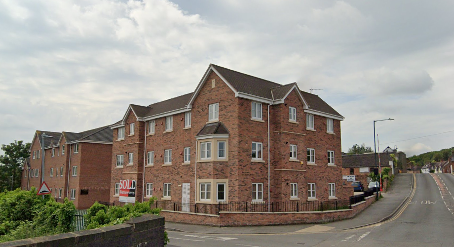 2 bed flat to rent in Westwood Road, Atherstone CV9, £795 pcm