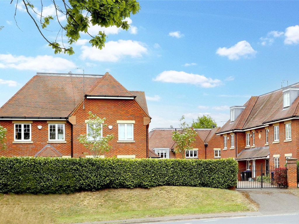 4 bed semi-detached house for sale in Waldenbury Place, Beaconsfield, Bucks HP9, £649,950