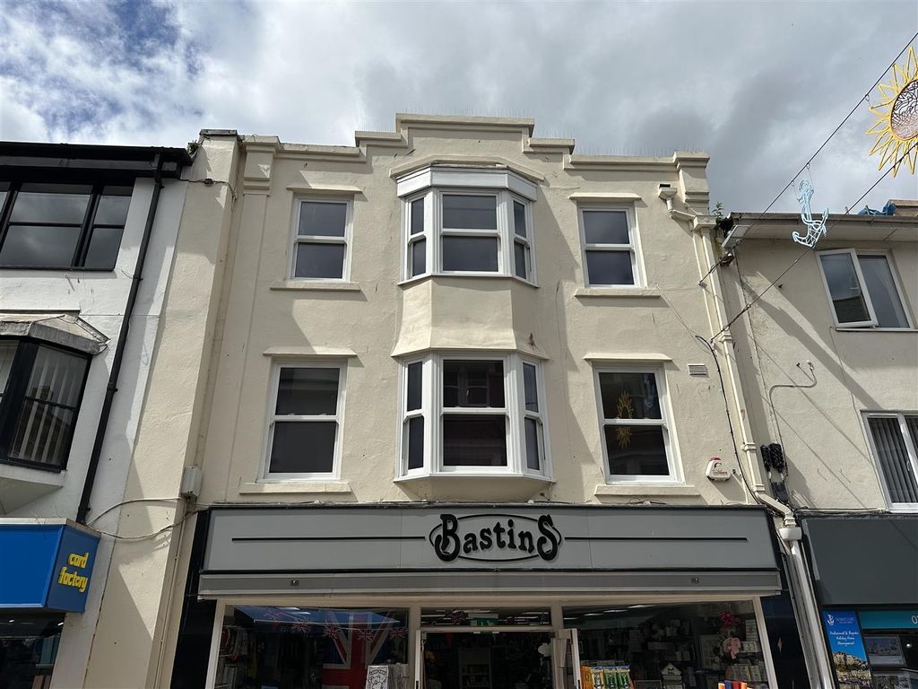 2 bed flat to rent in Fore Street, Brixham TQ5, £825 pcm