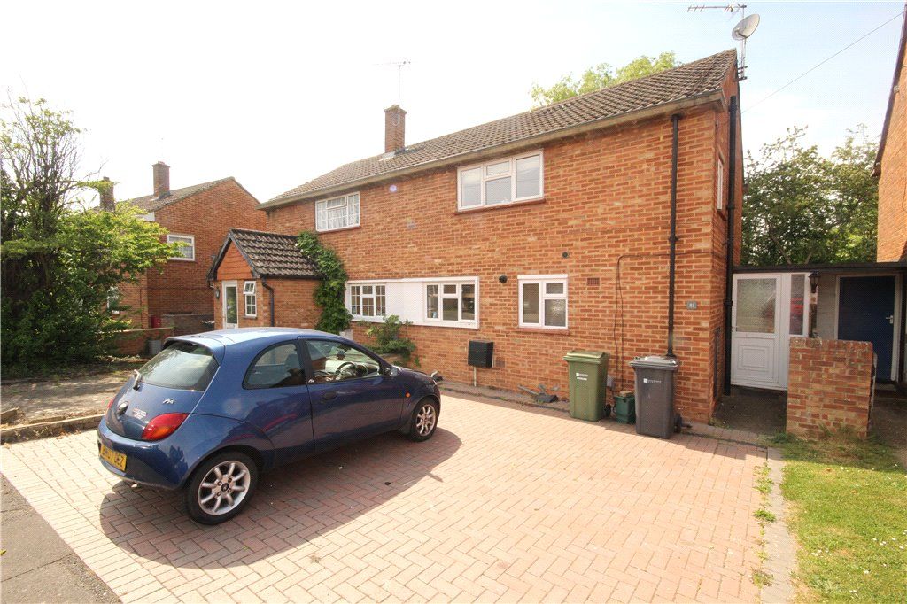 4 bed semi-detached house to rent in Pond Meadow, Guildford, Surrey GU2, £2,400 pcm
