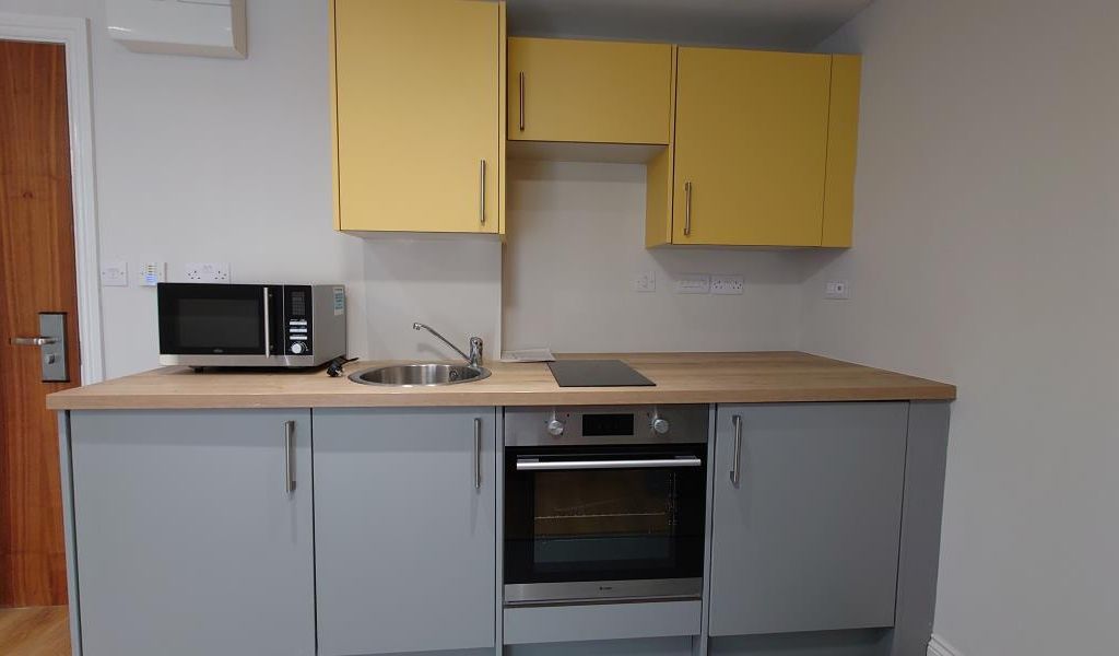 4 bed shared accommodation to rent in Guildhall Walk, Portsmouth PO1, £693 pcm