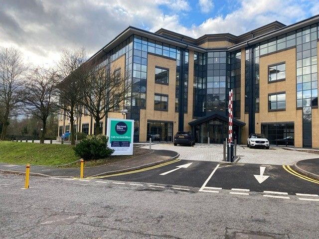Serviced office to let in Hollinswood Road, Telford TF2, Non quoting