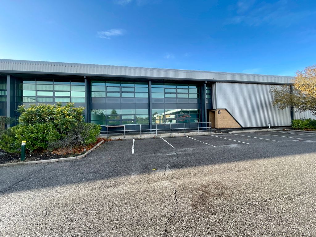 Industrial to let in Unit 6 Sundon Business Park, Dencora Way, Luton LU3, £96,758 pa