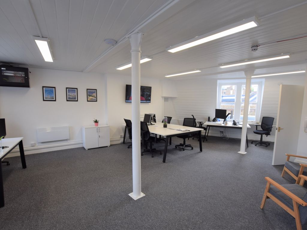 Office to let in St John Street, London EC1M, £25,200 pa