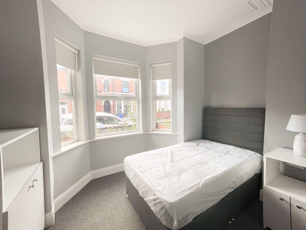 Room to rent in Dexter Street, Derby DE23, £475 pcm