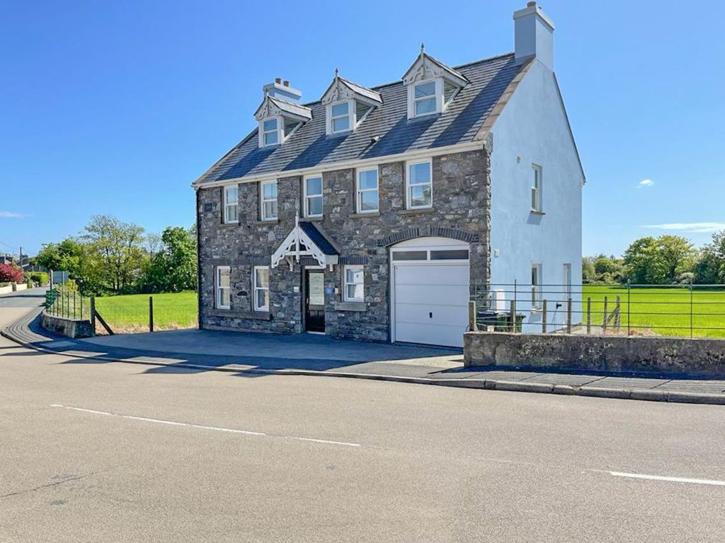 5 bed flat for sale in Two Superb Modern Apartments, Main Road, Ballabeg, Castletown IM9, £395,000