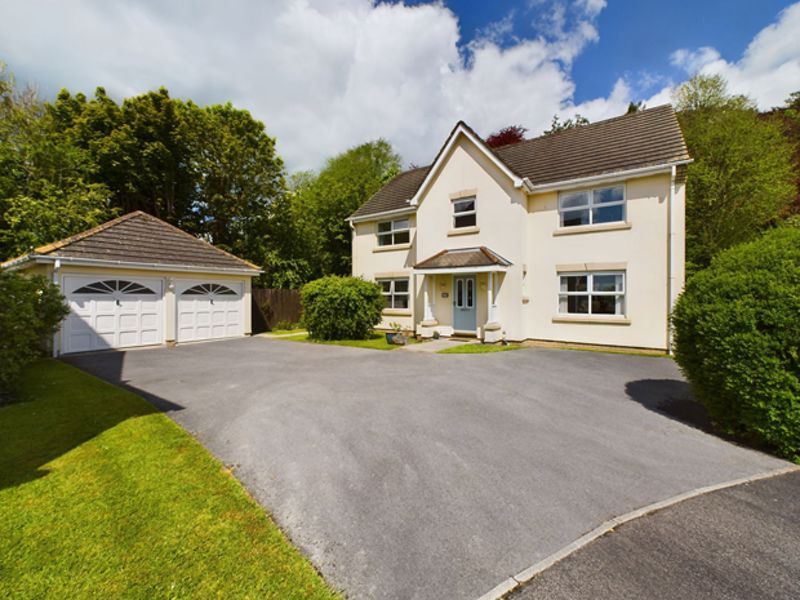 4 bed detached house for sale in Ffordd Y Briallu, Abergwili, Carmarthen SA31, £450,000