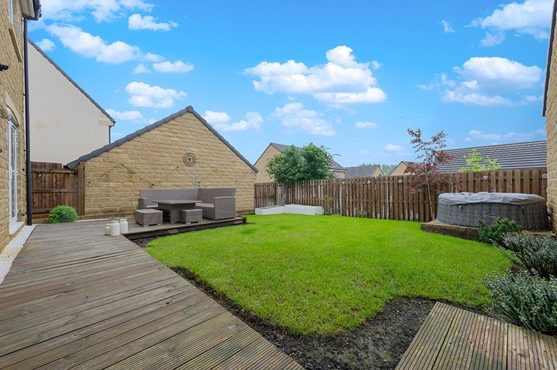 4 bed detached house for sale in Mill Holme Fold, Apperley Bridge, Bradford BD10, £445,000