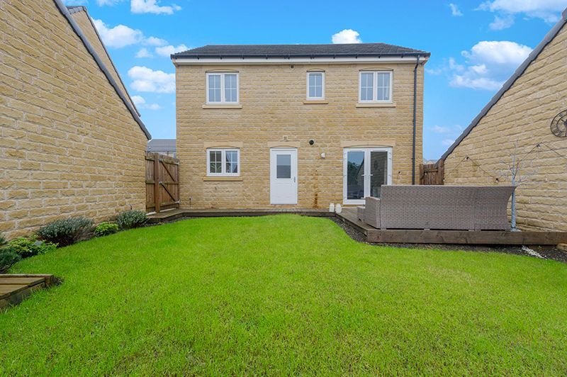 4 bed detached house for sale in Mill Holme Fold, Apperley Bridge, Bradford BD10, £445,000