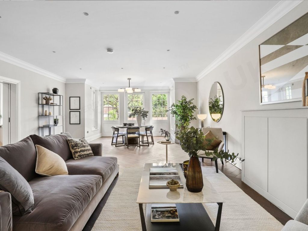3 bed flat for sale in The Bishops Avenue, Hampstead Garden Suburb, East Finchley, Highgate North London N2, £1,950,000