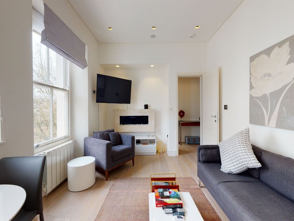 1 bed flat for sale in Princes Square, London W2, £1,100,000