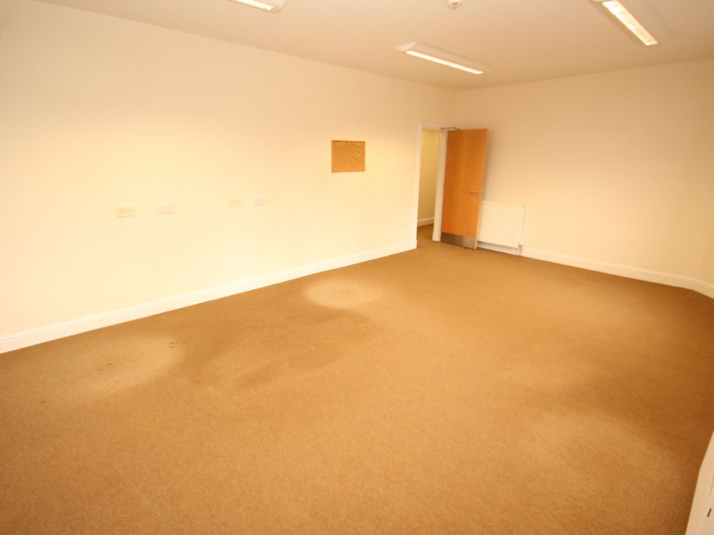 Office to let in Marischal Street, Peterhead AB42, £4,800 pa