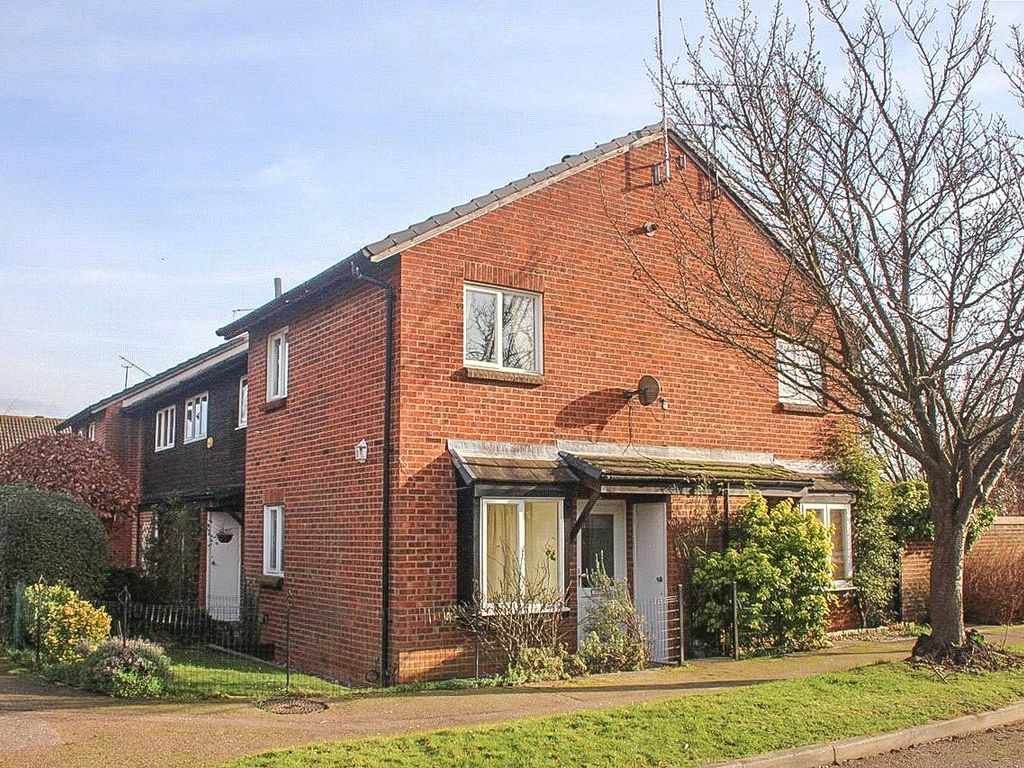 1 bed detached house to rent in Ploughmans End, Welwyn Garden City, Hertfordshire AL7, £1,025 pcm