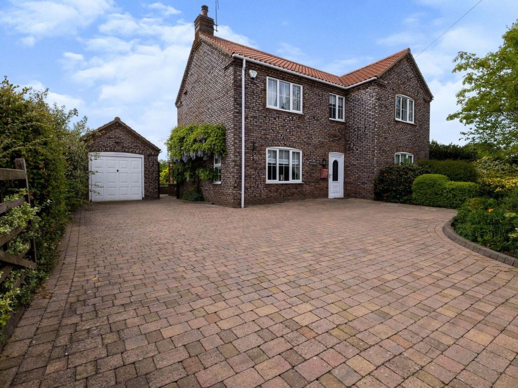 3 bed detached house for sale in Salmonby Road, Tetford LN9, £545,000