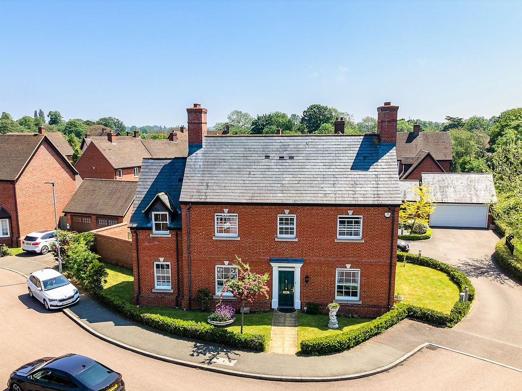4 bed detached house for sale in Woodpecker Close, Bedford, Bedfordshire MK44, £750,000