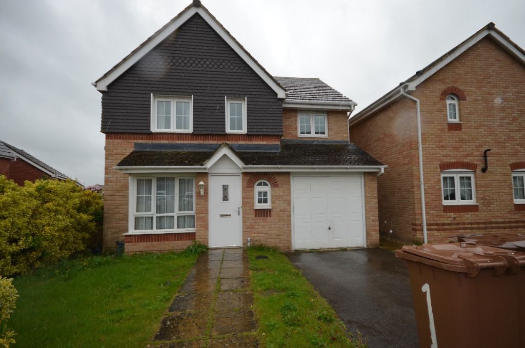 4 bed detached house to rent in Sandown Close, Oakley Vale, Corby NN18, £1,450 pcm